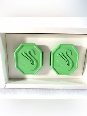 NIB 100% Authentic Swarovski 2025 Napkin Rings Set Of 2 Green Color #5723306